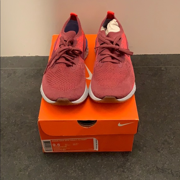 women's nike epic react flyknit light cream